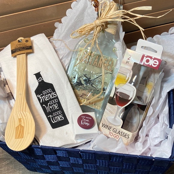 🍷Wine Accessories Woven Gift Basket Set 🍷 - Picture 4 of 13